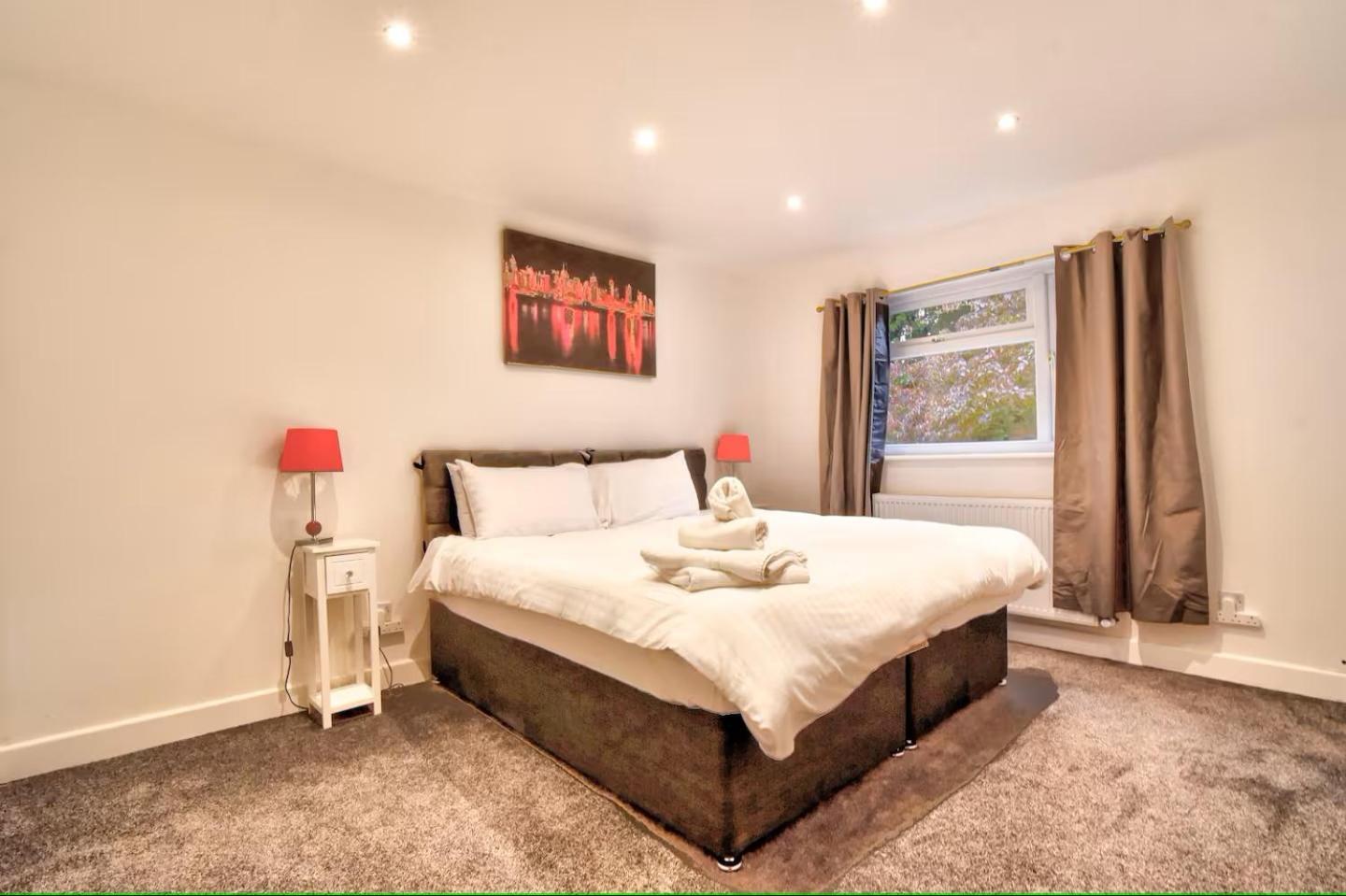 Amazing Beautiful King Size Bedroom 1 - Heybridge  Exterior photo